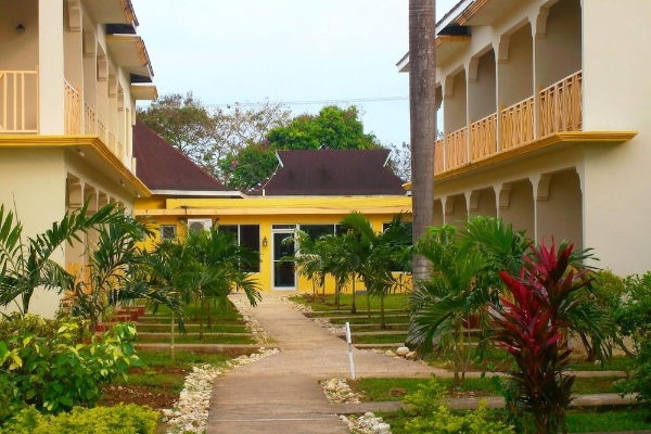 Hotel Coral Seas Beach Resort (Whitehall)